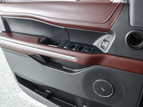 Used 2023 Ford Expedition Limited image 23