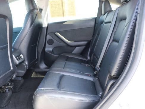 Used 2021 Tesla Model Y Long Range AWD/4WD image 14