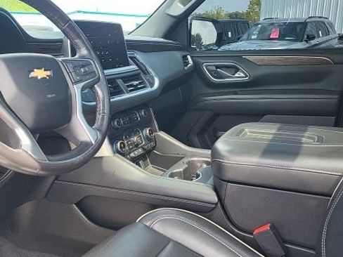 Used 2021 Chevrolet Suburban Premier w/ Premium Package AWD/4WD image 25