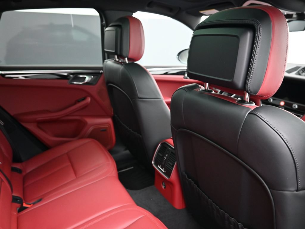 Certified 2026 Porsche Macan S AWD/4WD image 7