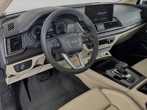 Certified 2025 Audi Q5 2.0T Premium Plus w/ Premium Plus Package image 9
