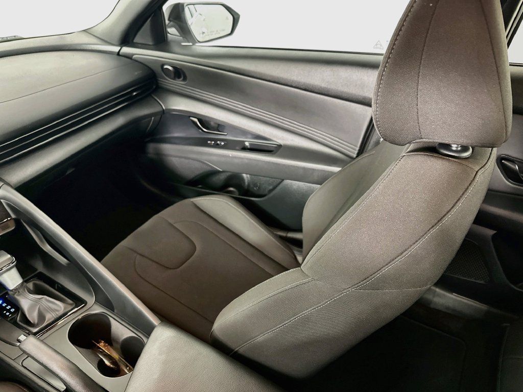 Used 2025 Hyundai Elantra Sport w/ Cargo Package FWD image 22