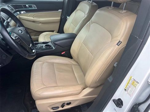 Used 2016 Ford Explorer Limited w/ Equipment Group 301A image 29