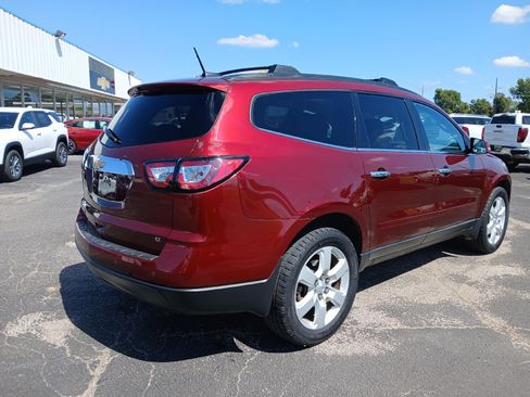 Used 2017 Chevrolet Traverse LT w/ Traveler's Package FWD image 5