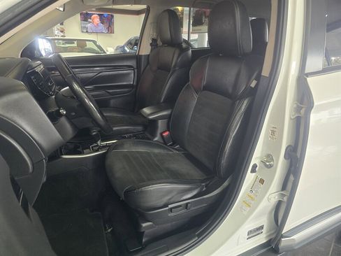 Used 2019 Mitsubishi Outlander SE image 9