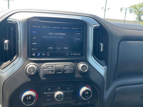 Used 2021 Chevrolet Silverado 1500 LT Trail Boss w/ Bed Protection Package AWD/4WD image 8