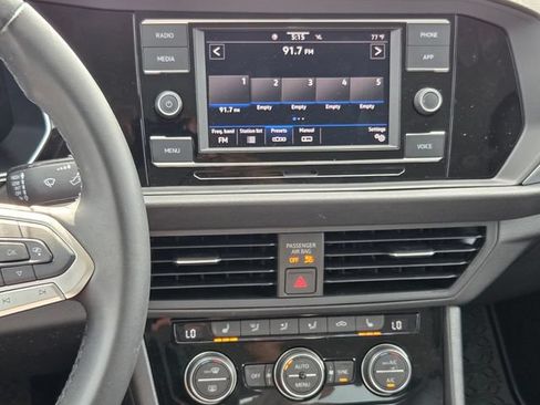 Used 2024 Volkswagen Jetta SE w/ Black Wheel Package FWD image 20