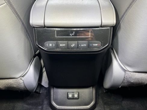 Certified 2021 Toyota Highlander XLE image 51