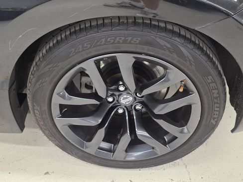 Used 2017 Nissan 370Z Coupe RWD image 46