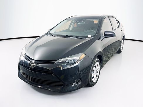 Used 2017 Toyota Corolla LE FWD image 3