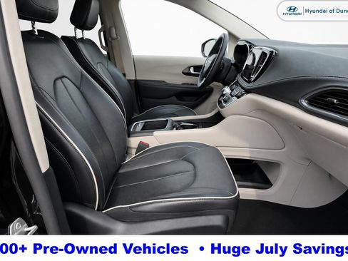 Used 2022 Chrysler Pacifica Limited FWD image 15