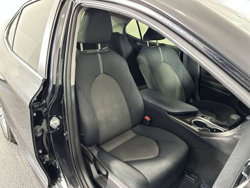 Used 2022 Toyota Camry LE image 27