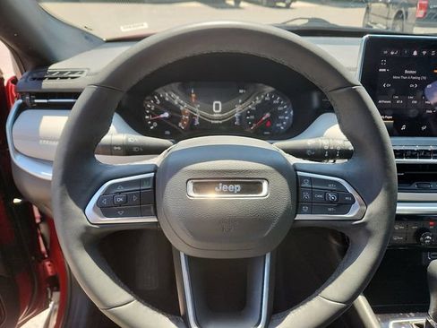 Used 2025 Jeep Compass Limited AWD/4WD image 13