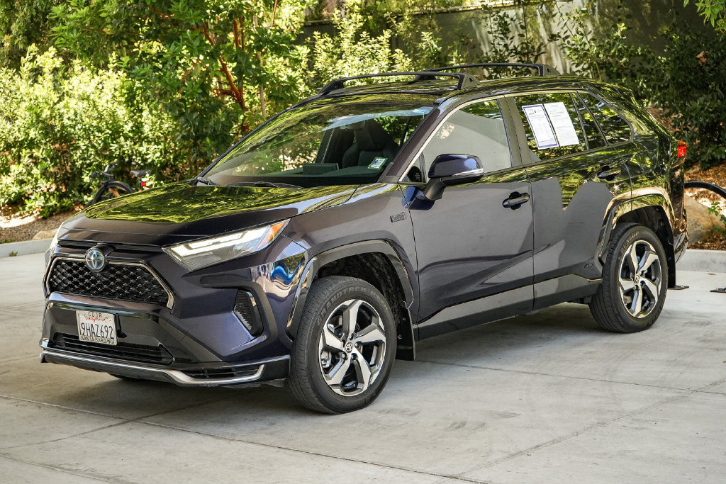 Used 2023 Toyota RAV4 SE w/ Weather & Moonroof Package AWD/4WD image 3