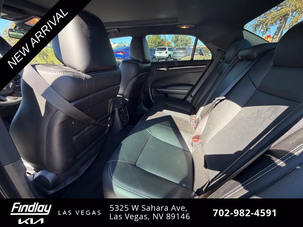 Used 2023 Chrysler 300 S w/ Comfort Group RWD image 13