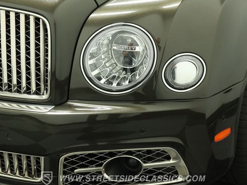 Used 2020 Bentley Mulsanne RWD image 20