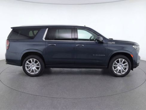 Used 2021 Chevrolet Suburban High Country AWD/4WD image 8