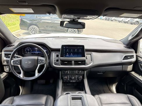 Used 2022 Chevrolet Tahoe Z71 w/ Luxury Package AWD/4WD image 13