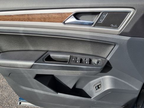 Used 2019 Volkswagen Atlas SEL Premium image 7