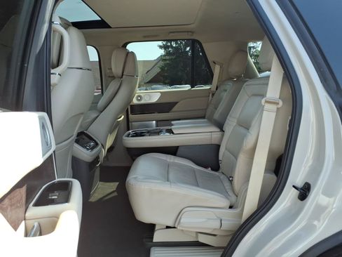 Used 2021 Lincoln Navigator Reserve AWD/4WD image 25