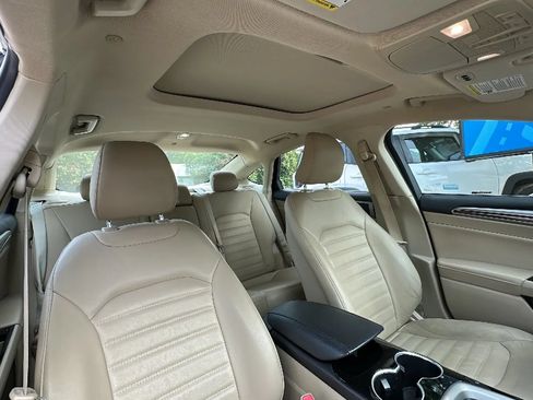 Used 2015 Ford Fusion SE w/ Equipment Group 502A FWD image 25