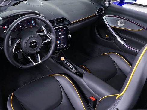 New 2025 McLaren Artura Spider RWD image 20