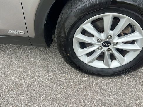 Used 2019 Kia Sorento AWD image 21