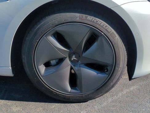 Used 2019 Tesla Model 3 Standard Range Plus image 13