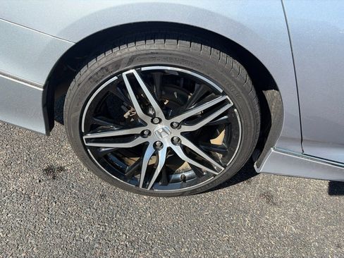 Used 2022 Honda Accord Touring image 10