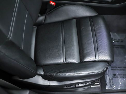 Used 2022 Porsche Cayenne Platinum Edition image 36