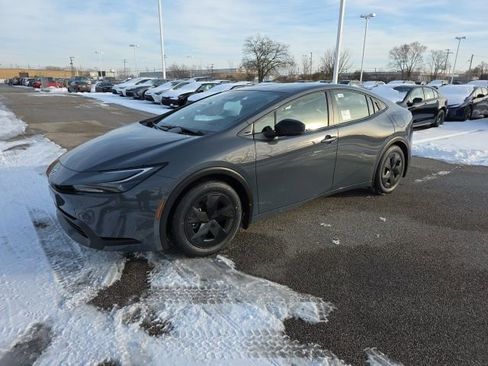 New 2026 Toyota Prius LE FWD image 3
