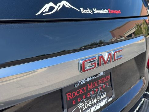 Used 2023 GMC Yukon Denali AWD/4WD image 8