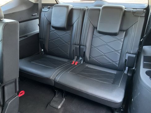 Used 2024 Volkswagen Atlas SE image 18