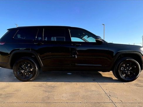 New 2025 Jeep Grand Cherokee L Altitude image 15