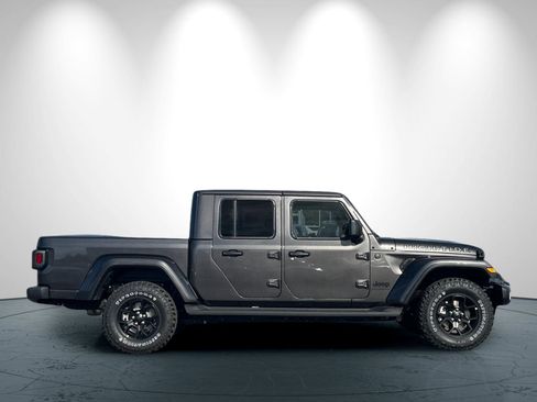 New 2025 Jeep Gladiator Sport image 3