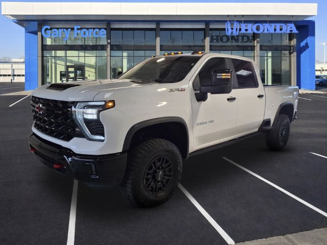 Used 2024 Chevrolet Silverado 2500 ZR2 w/ Technology Package AWD/4WD image 4