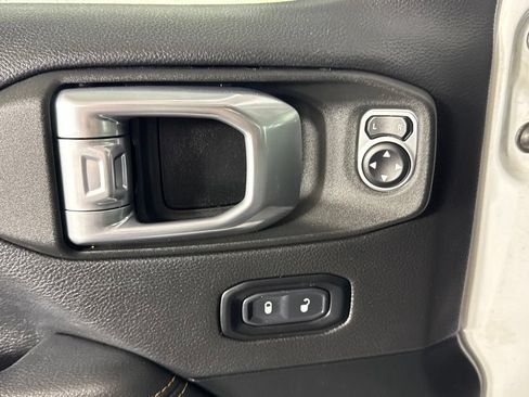 Certified 2021 Jeep Gladiator Overland AWD/4WD image 27