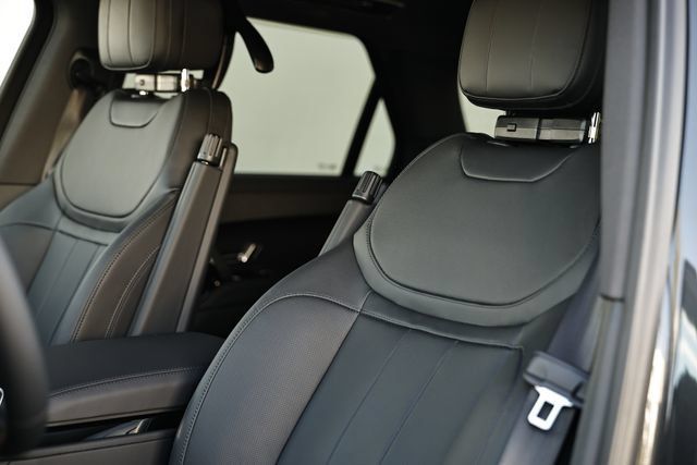 New 2026 Land Rover Range Rover Sport SE AWD/4WD image 28