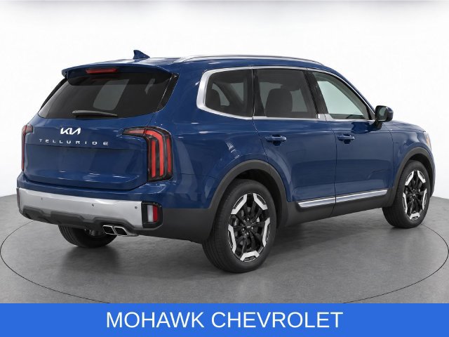 Used 2024 Kia Telluride EX w/ EX Captain's Chair Package FWD image 5