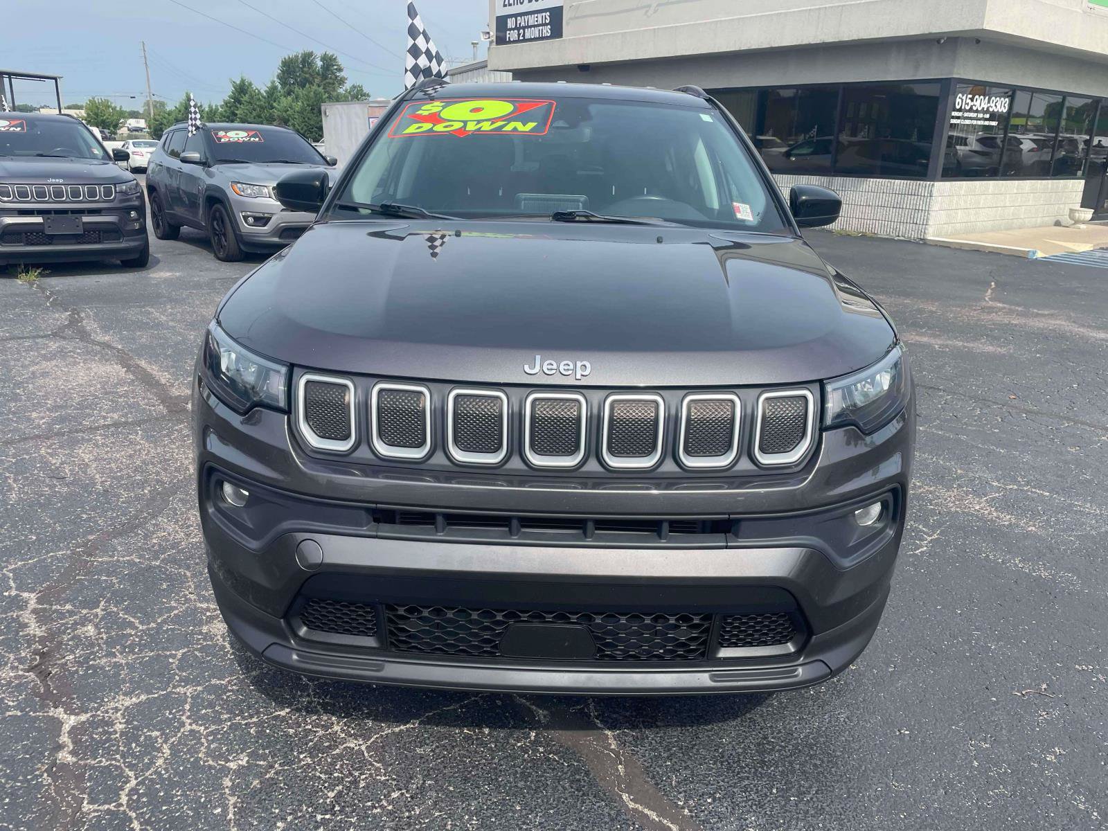 Used 2022 Jeep Compass Latitude w/ Convenience Group AWD/4WD image 2