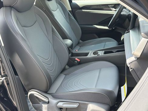 New 2026 Volkswagen Tiguan SE AWD/4WD image 18