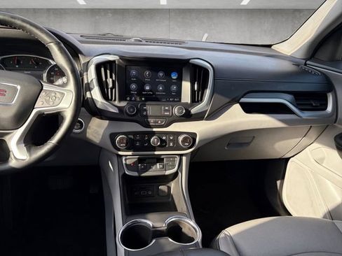 Used 2023 GMC Terrain SLT AWD/4WD image 3