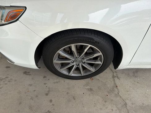 Used 2018 Acura TLX FWD image 2