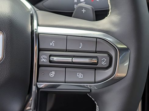 New 2026 GMC Acadia Denali Ultimate w/ LPO, Floor Liner Package AWD/4WD image 18