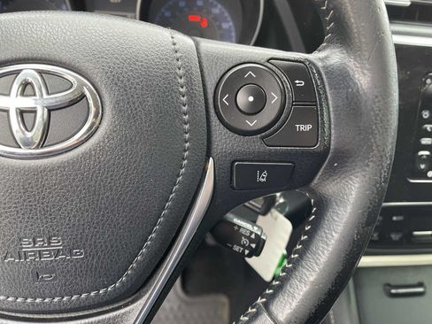 Used 2018 Toyota Corolla iM FWD image 19