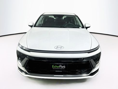 Used 2025 Hyundai Sonata SEL FWD image 2