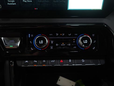 Used 2023 GMC Sierra 1500 AT4 w/ AT4 Premium Package AWD/4WD image 31