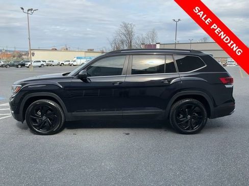 Used 2023 Volkswagen Atlas SE w/ Black Wheel Package image 4