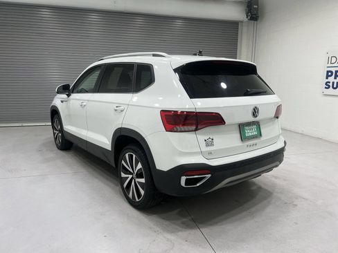 Used 2024 Volkswagen Taos SE FWD image 6