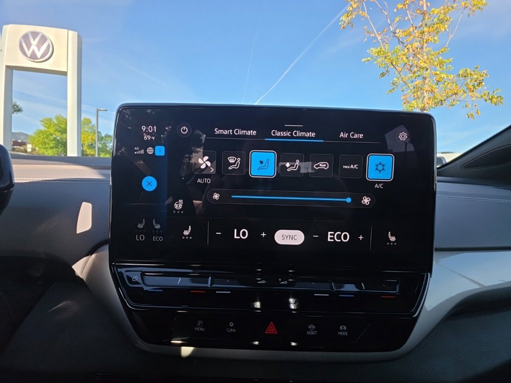 Certified 2023 Volkswagen ID.4 Pro S AWD/4WD image 17